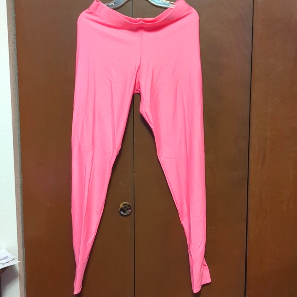 Matte pink stirrup leggings